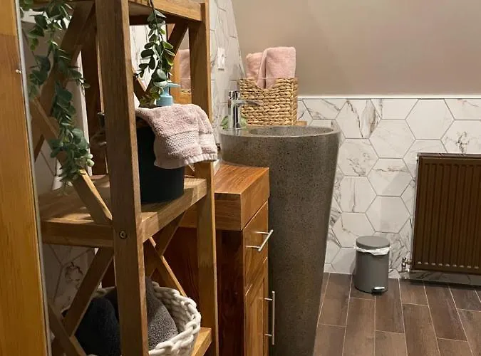 Grande chambre confortable